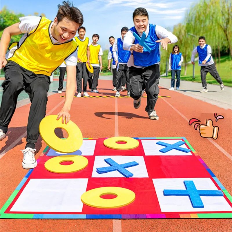 Racing Three Chess Outdoor Gam - огляд і ціна Cooperative Card Game