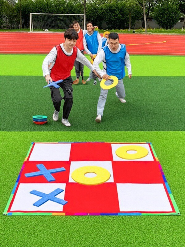 Racing Three Chess Outdoor Gam - огляд і ціна Cooperative Card Game